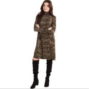 Mudd pie turtle neck long sleeve dress